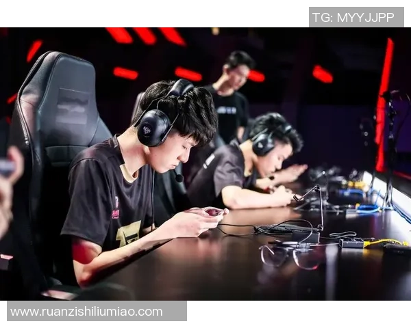 聚焦王者荣耀RNG战队个人能力分析与发展潜力探讨